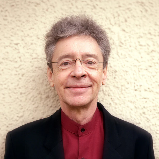 Dr Eberhard J. Wormer
